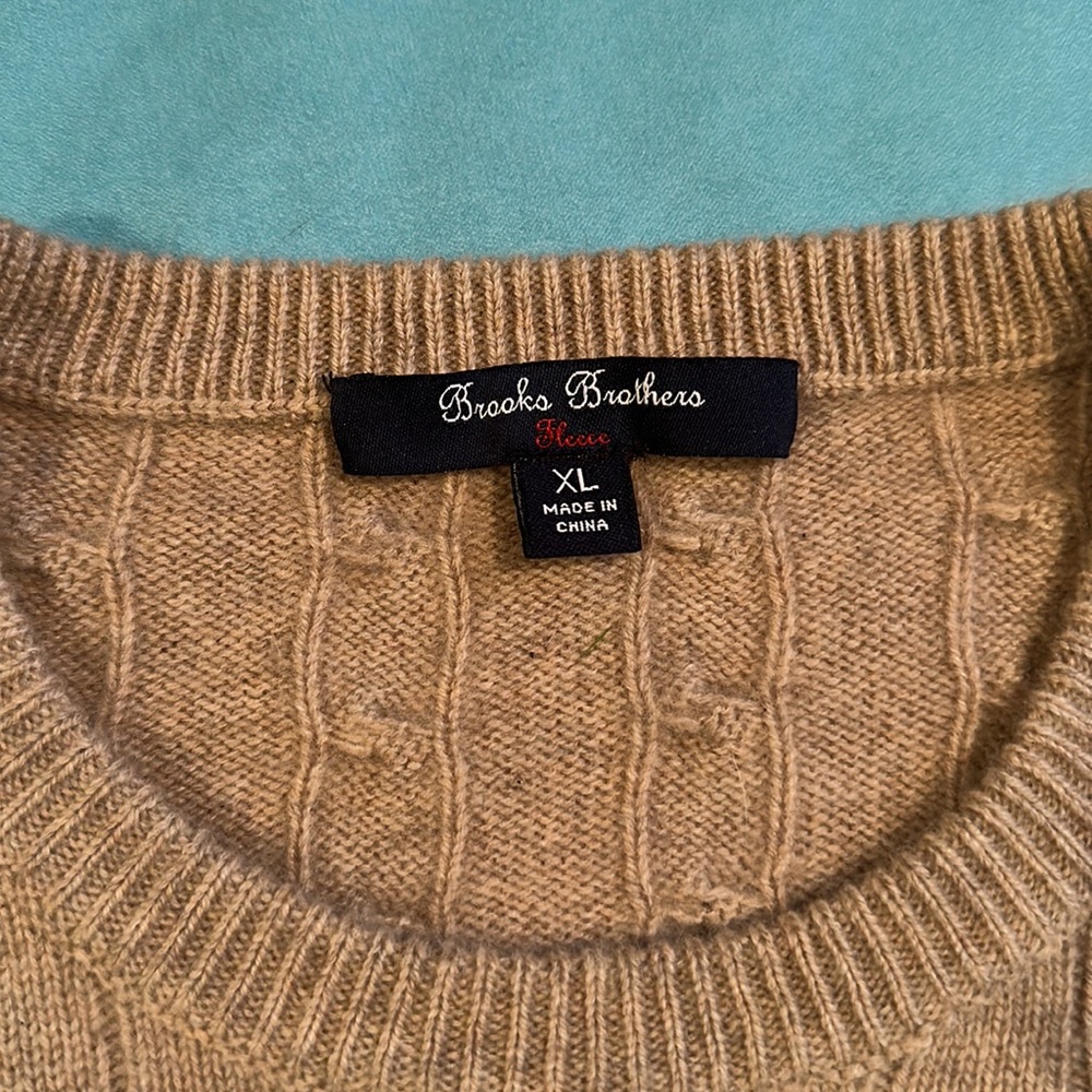 🍀🍀SALE🍀🍀. EUC Men’s Brooks Brother’s cable knit sweater, 100% cashmere, XL - Picture 2 of 6